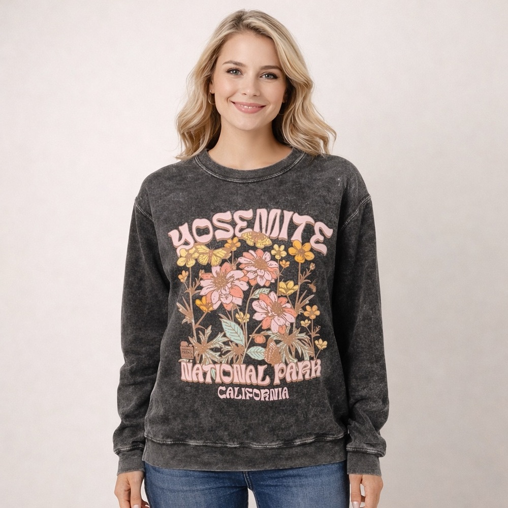 Yosemite National Park Graphic Sweatshirt Women’s Size Small